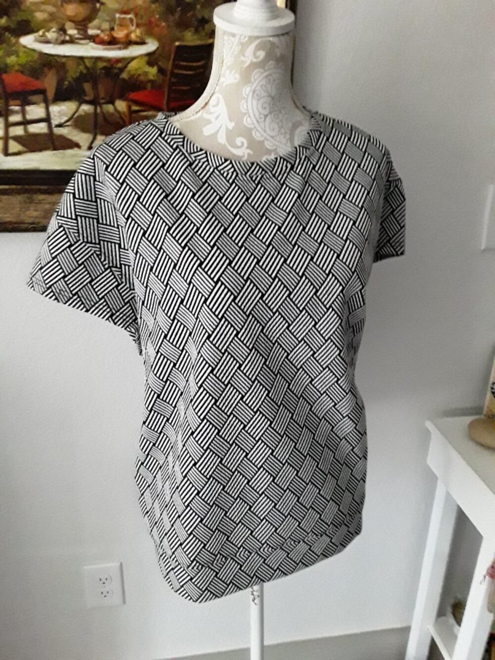 New See & Be Seen black and white woven top size L